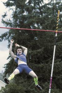 Auburn-area athletes tune up for league test