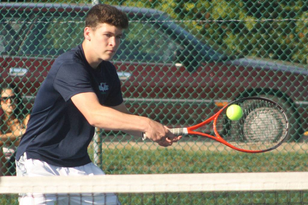 Auburn Riverside stays unbeaten in NPSL tennis