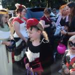 Trick-or-treaters flock to the park | PHOTOS