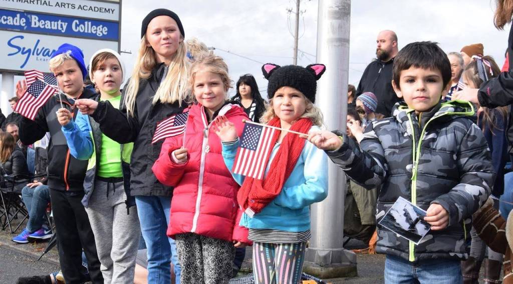 Families and children enjoy the parade. RACHEL CIAMPI, Auburn Reporter
