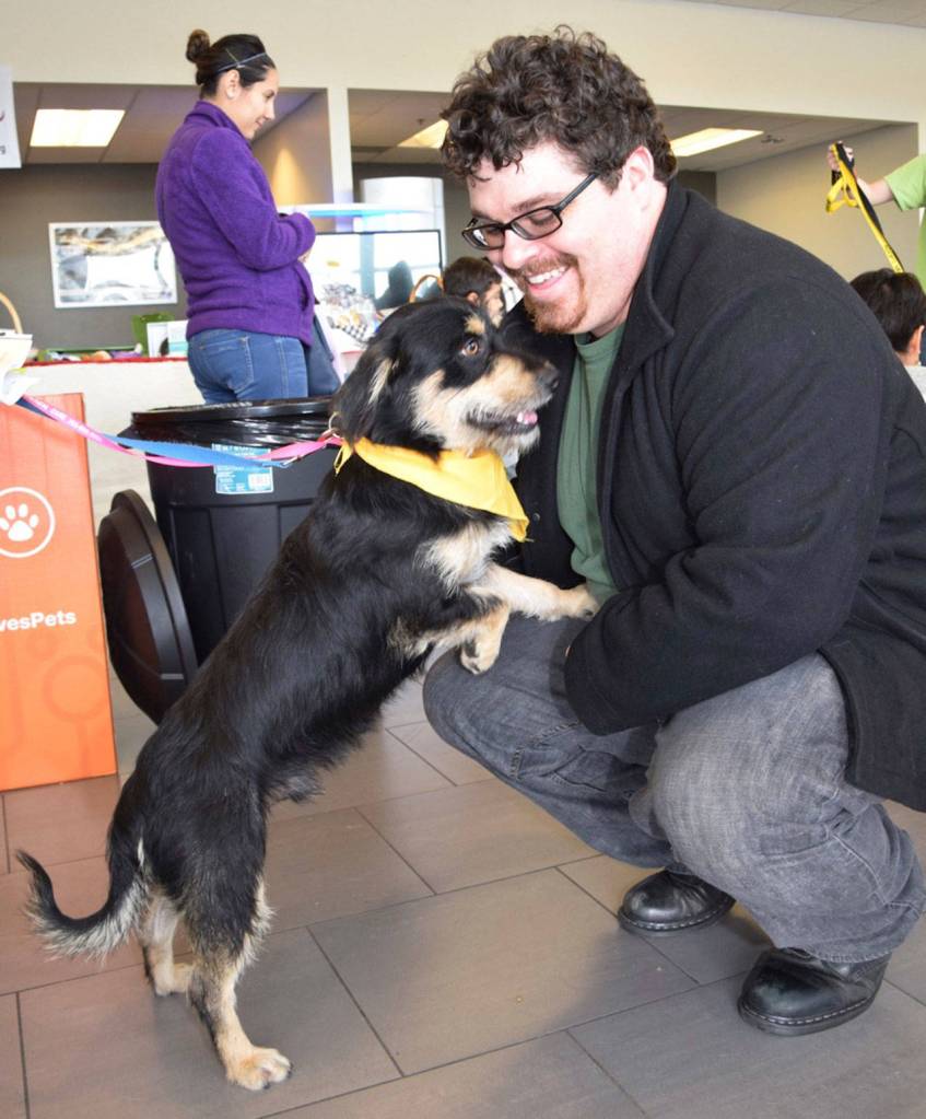 David Rodriguez meets William. RACHEL CIAMPI, Auburn Reporter