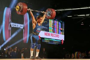 Auburn teen hoists record total at world meet