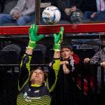 Wave take over late, overwhelm Stars 8-4