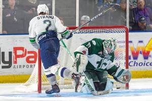 Thunderbirds fly past Silvertips in shootout