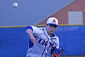 Eagles top Lions in NPSL Olympic baseball