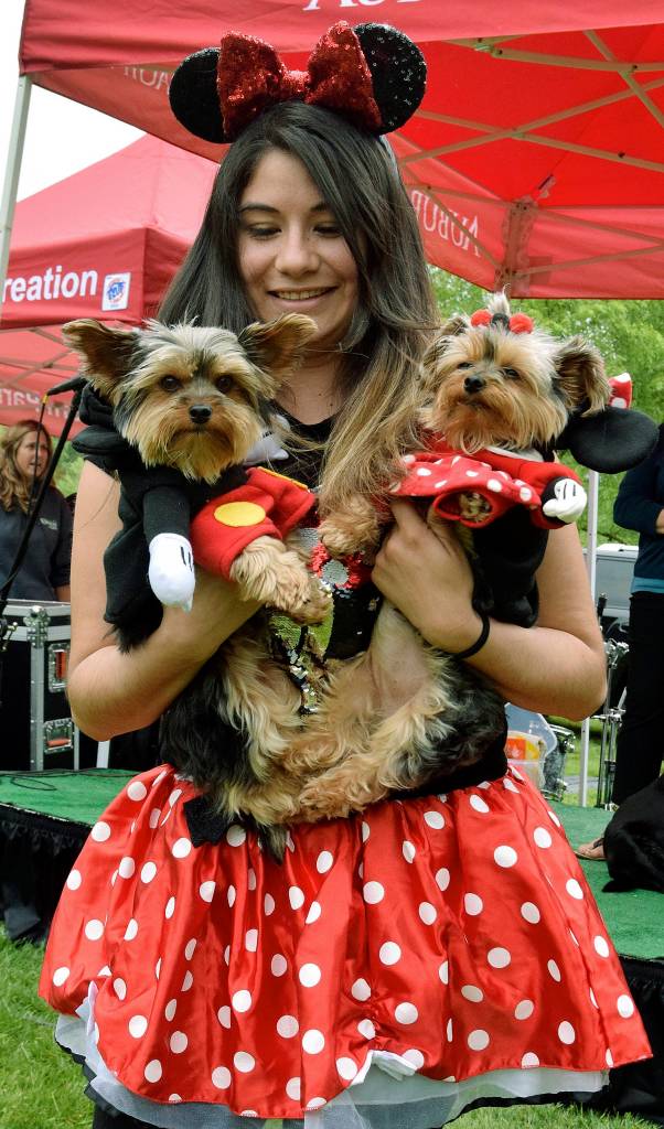 Laura Nordquist with her dogs, Chloe and Lexi, captured the Look Alike Contest. RACHEL CIAMPI, Auburn Reporter