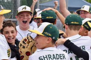 Auburn edges Kent in classic duel for District 10 title