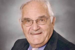 Auburn’s ‘blue-collar’ leader dies at 91