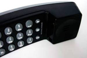 Senior citizen stymies scummy scammers