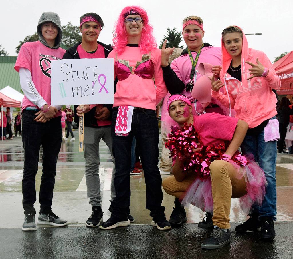 Students participate in the Pink Out tailgate party prior to kickoff. RACHEL CIAMPI, Auburn Reporter