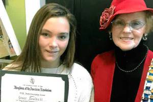 Auburn’s Douthett receives DAR Youth Good Citizenship Award