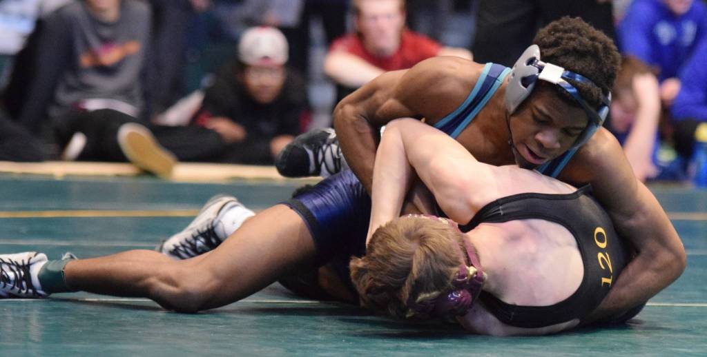 Auburn Riversides Yusef Nelson dominates Enumclaws Cade Carter in the 120-pound final. Nelson won by fall. RACHEL CIAMPI, Auburn Reporter