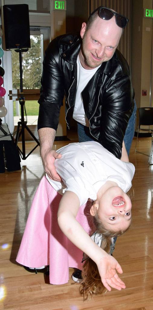 Curtis Robinson dances with his daughter Alivia, 6. RACHEL CIAMPI, Auburn Reporter