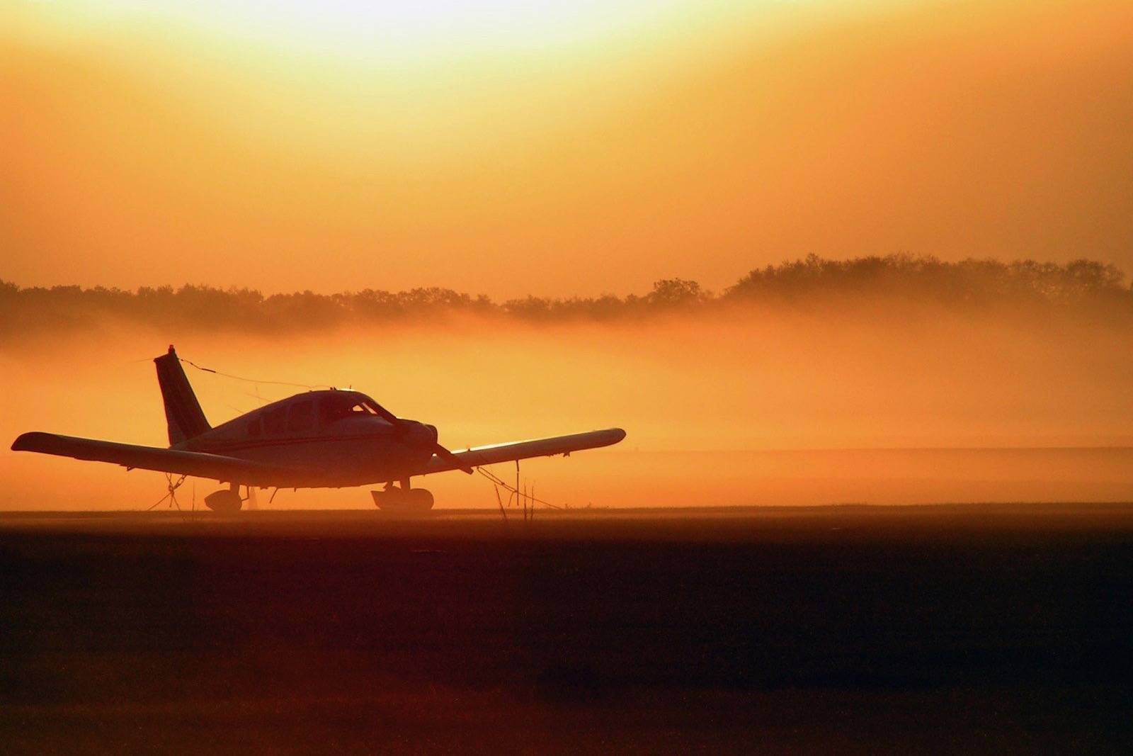 Senate creates commission to review major airport location options