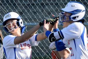 Lions scramble back to outlast Gators, 23-22