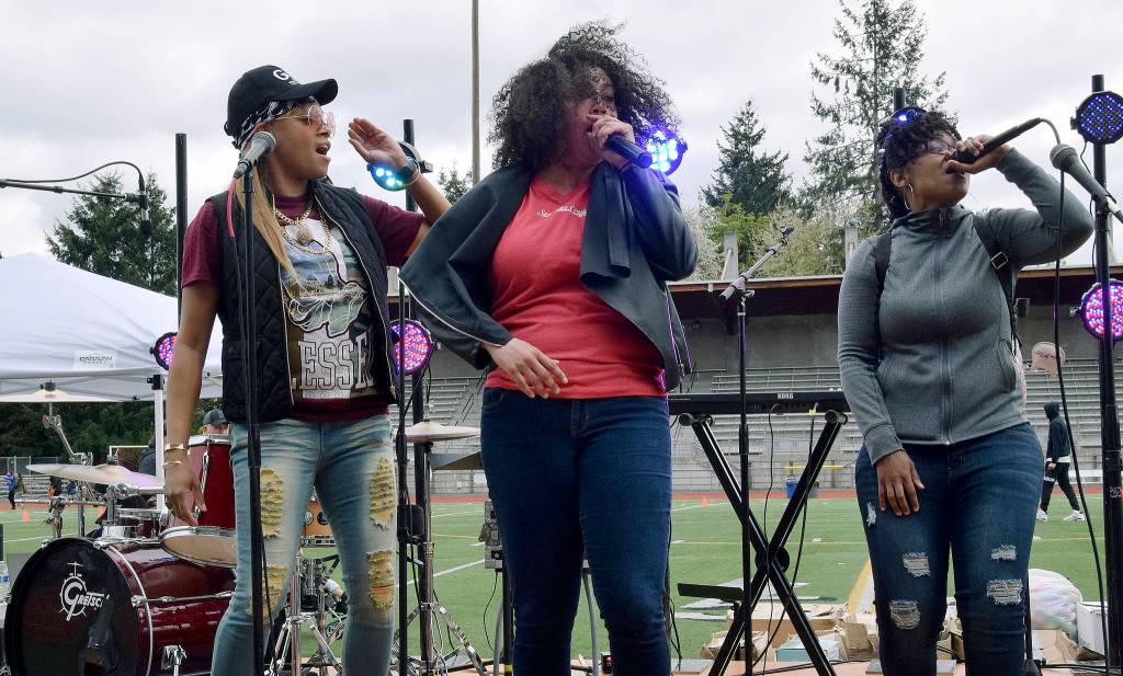 Dice Gamble, Keasha Beard and B. Angelique perform for the crowd. RACHEL CIAMPI, Auburn Reporter
