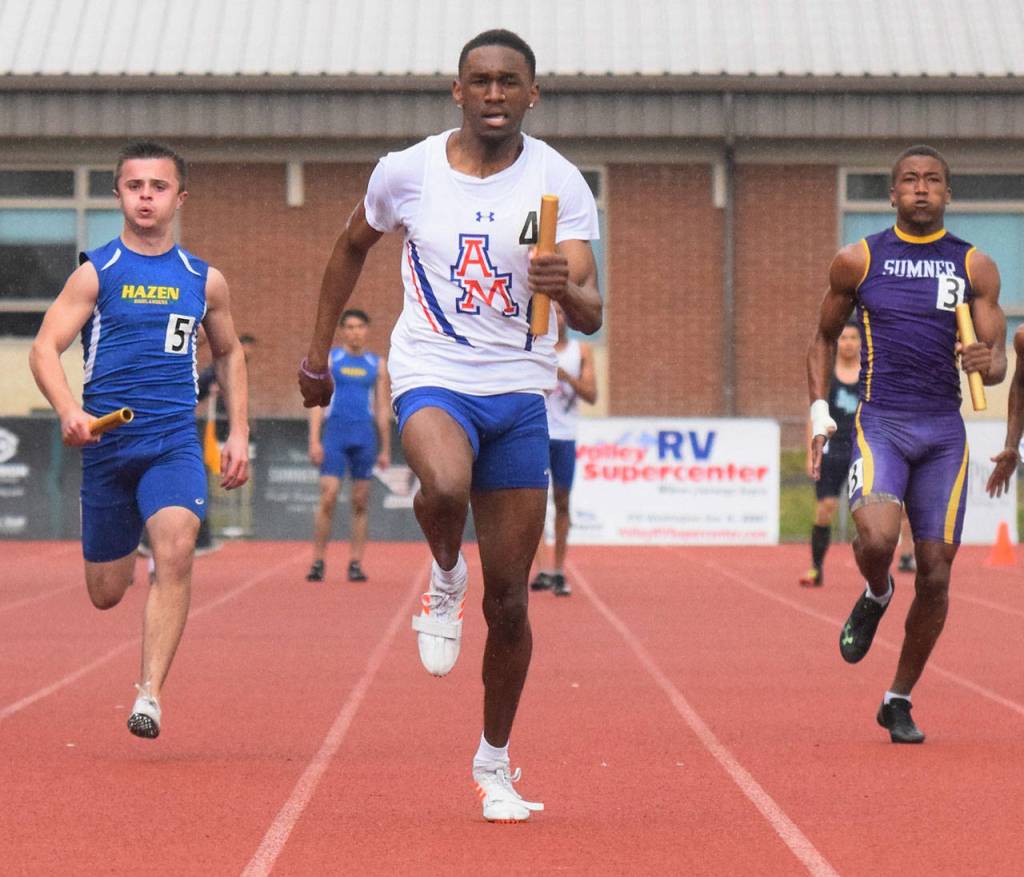 Chris Penn anchors Auburn Mountainviews 400 relay in the district meet. The Lions had the third-best time of the meet in 43.36. Penn also won the 100 district meet in 10.91. RACHEL CIAMPI, Auburn Reporter