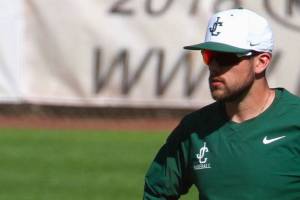 Auburn Riverside grad part of Oregon state baseball champion coaching staff