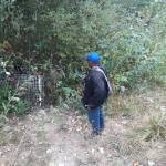 Kent Hay talks with a homeless woman at the encampment east of Brannan Park in north Auburn. Robert Whale/Auburn Reporter