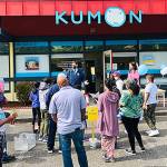 Mayor Jim Ferrell speaks to the spelling bee contestants. Photo courtesy of Kumon