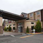 The exterior of the Clarion Hotel located on B Street behind the municipal airport in Auburn. Photo by Henry Stewart-Wood/Auburn Reporter
