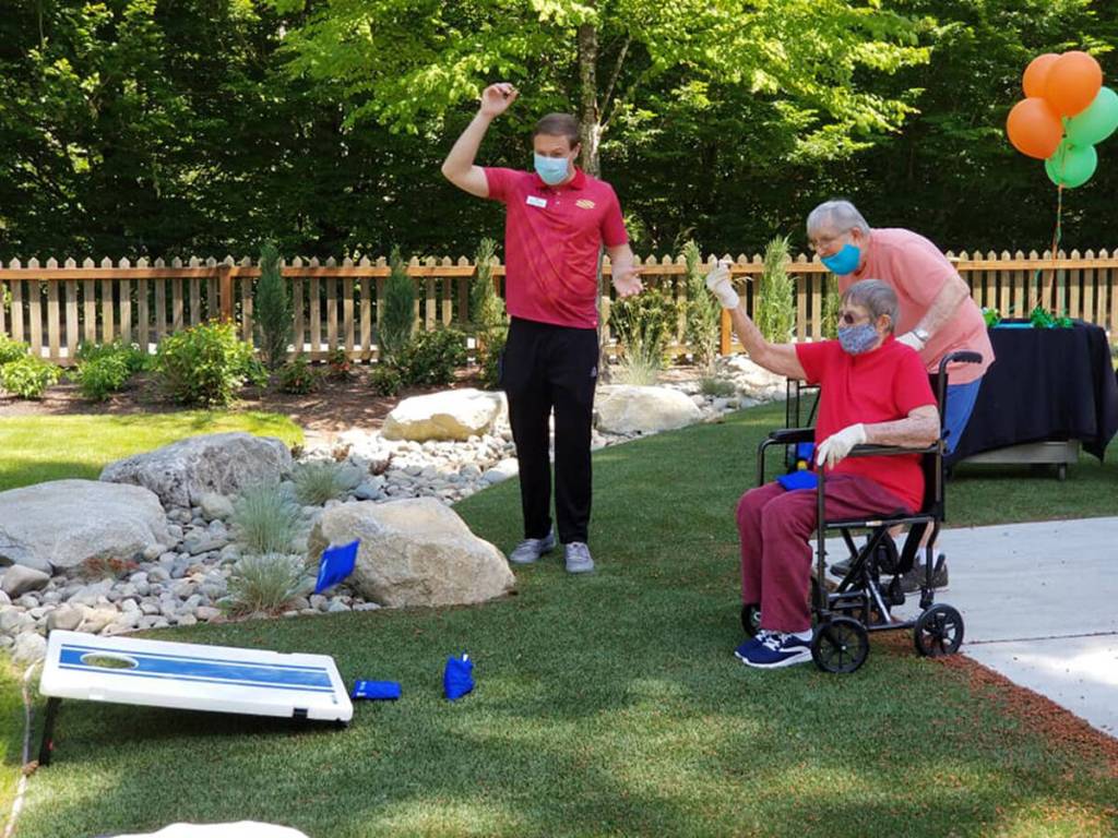 Complementary personal trainers help with physical fitness and rehabilitation at GenCares park-like Federal Way location.