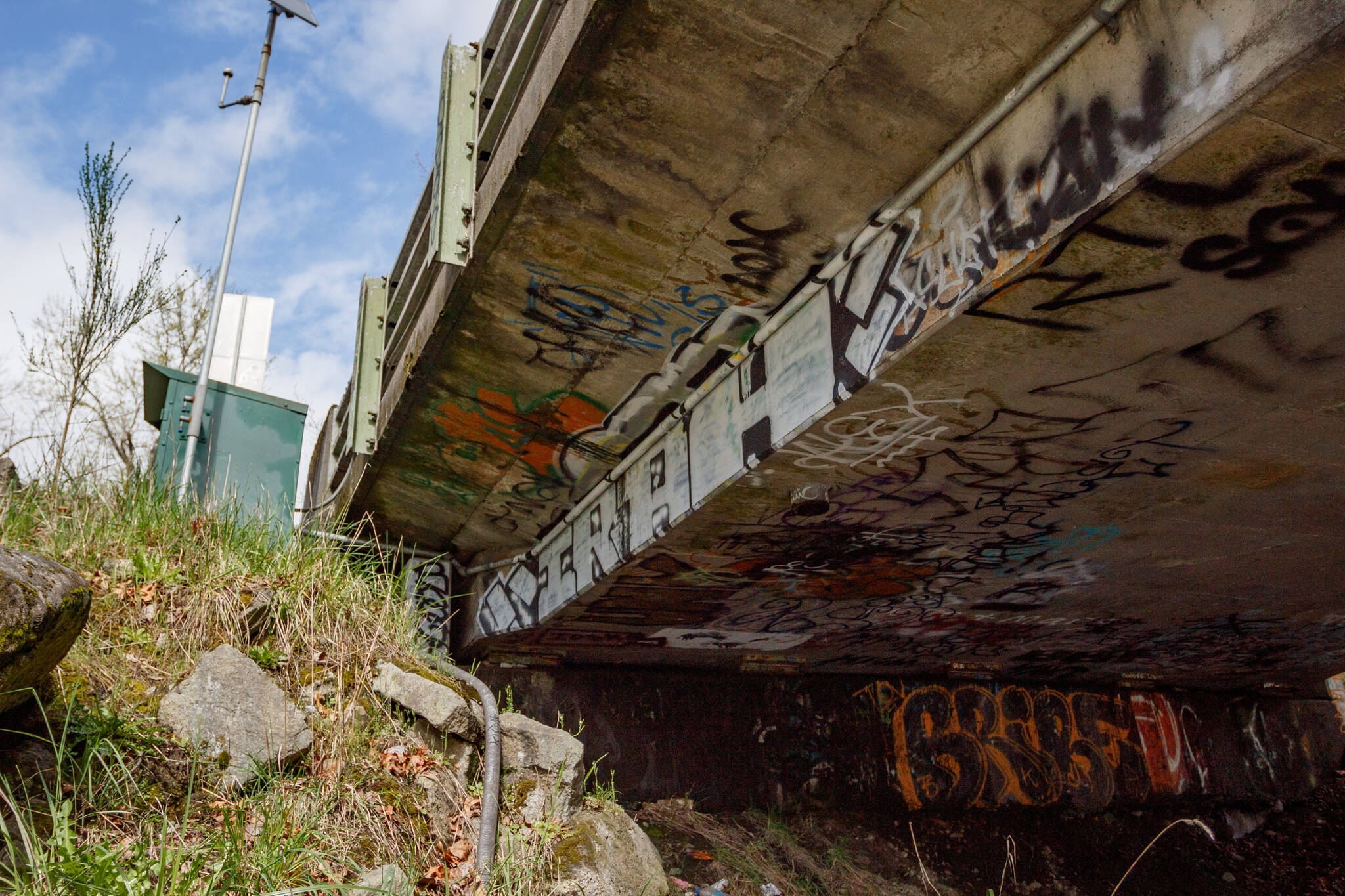 Photo by Henry Stewart-Wood
Graffiti on the R Street bridge in Auburn.