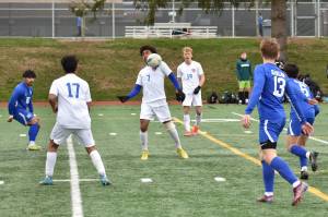 Auburn Mountainview senior Nate Esayase attempts to get the Lions going offensively. Ben Ray / The Reporter