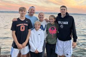 Hansen family photo from vacation. (Carter, Ryan, Kobe, Jessica, Avery, Kaden). Provided by Ryan Hansen