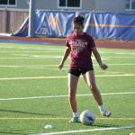 Lions players prep during practice at Auburn Mountainview. Ben Ray / The Reporter