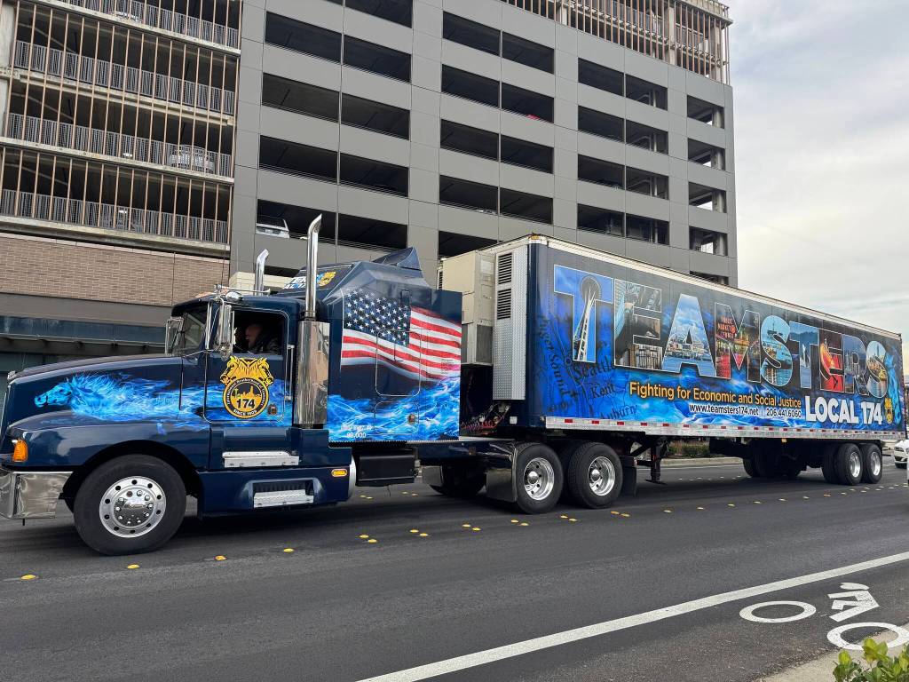 A Teamsters Local 174 truck parked in the median of Lake Drive, Jan. 23, 2025. The trucks driver set off its air horn periodically throughout the Teamsters rally. (Grace Gorenflo/Valley Record)