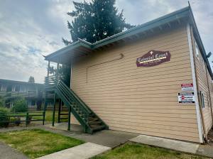 The Colonial Court Apartments where the shooting occurred. Photo by Joshua Solorzano/Auburn Reporter