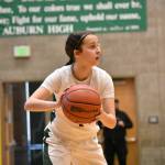 Jordyn Shoenbachler looks for an open teammate. Ben Ray / The Reporter