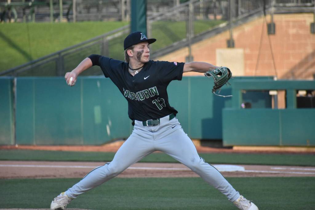Robbie Coma on the mound for Auburn against Auburn Mountainview. Ben Ray / The Reporter